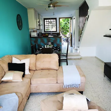 Nyaraló Tedy's Townhouse-margarita Gardens